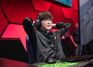 传奇对决:Uzi、Faker与TheShy的巅峰之路