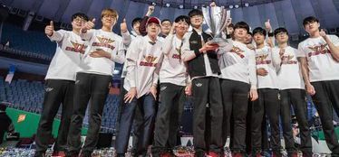 《Faker的传奇岁月:那几年登顶世界的辉煌征程》