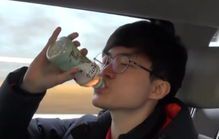 Faker的私生活:他喝酒吗?
