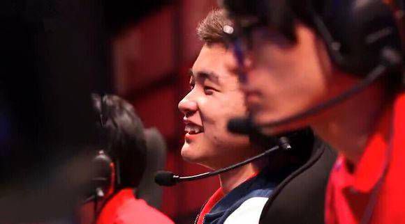 Faker:电竞传奇的起点