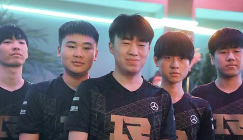 Faker的“难绷”表情:电竞之神的另一面
