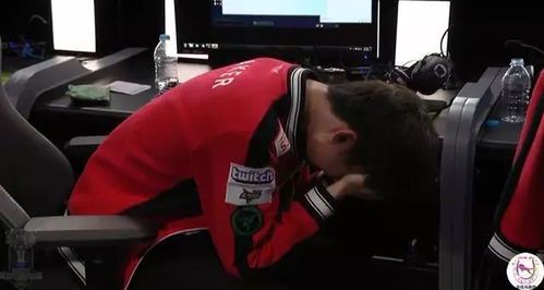 Faker泪洒赛场：电竞传奇背后的压力与坚持