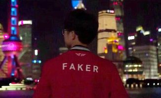 孤独的背影:探寻Faker电竞传奇的无声瞬间